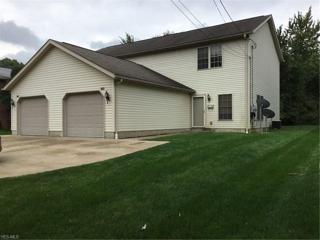 1230 Field St NW #2, Canton, OH 44709