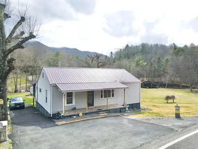 12593 Wilderness Rd, Rocky Gap, VA 24366