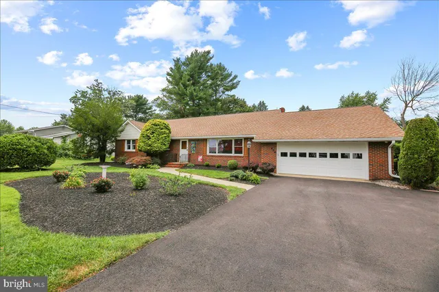 806 Lambs Rd, Mullica Hill, NJ 08062