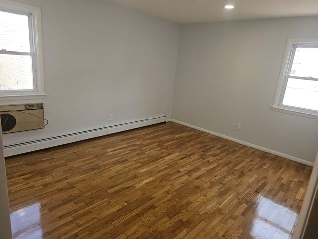 10 West Dr #1, Bayonne, NJ 07002