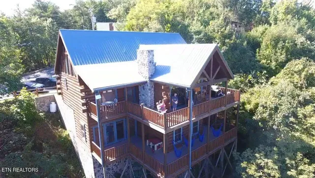 3209 Engle Town Rd #2, Sevierville, TN 37862