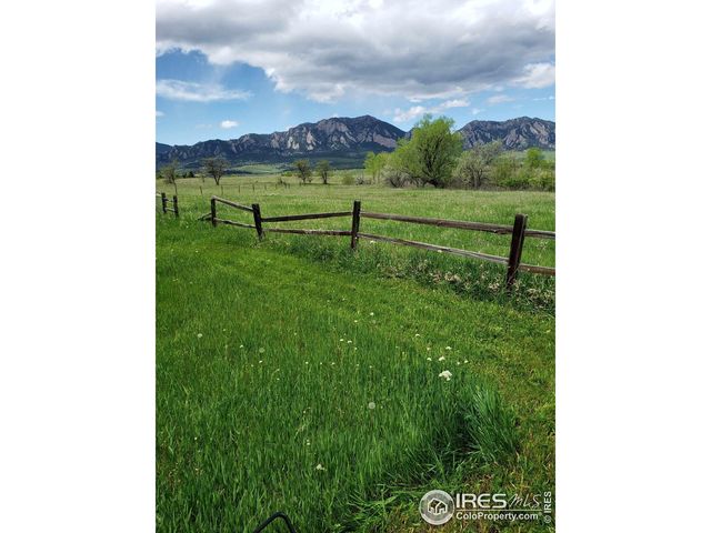 1085 S Cherryvale Rd, Boulder, CO 80303