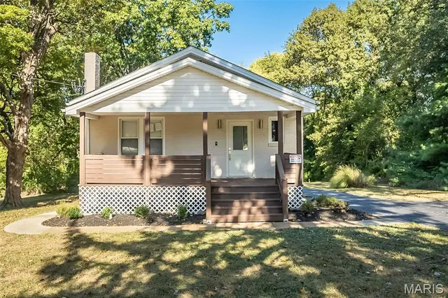 401 Calverton Rd, Saint Louis, MO 63135