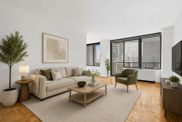 150 E  57th St #17A, New York, NY 10022