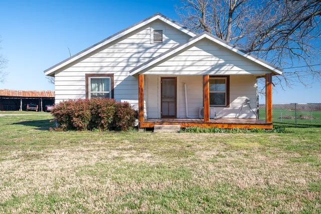 48 Idaho Rd, Leoma, TN 38468