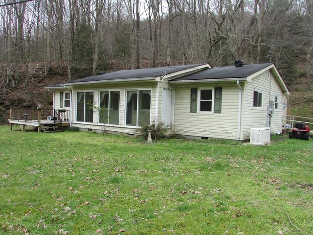 1385 Upper Rock Creek Rd, Rock Creek, WV 25174