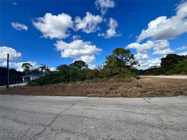 122 Pixie Ave, Labelle, FL 33935