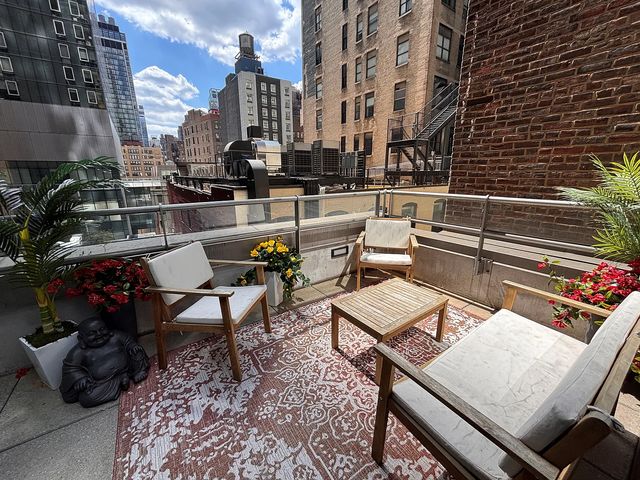 885 6th Ave #9J, New York, NY 10001