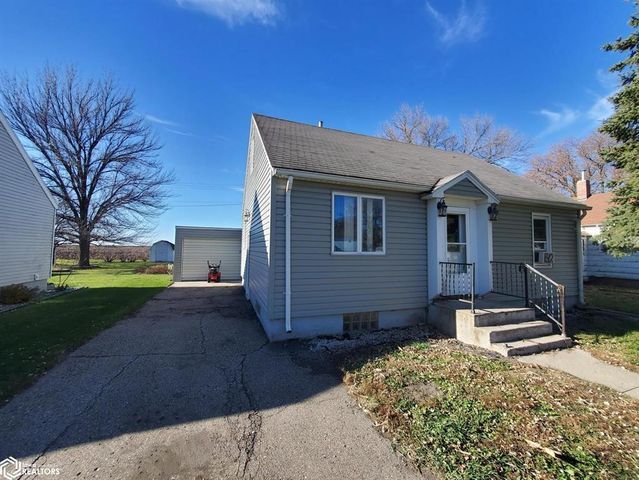 606 7th St, Whittemore, IA 50598