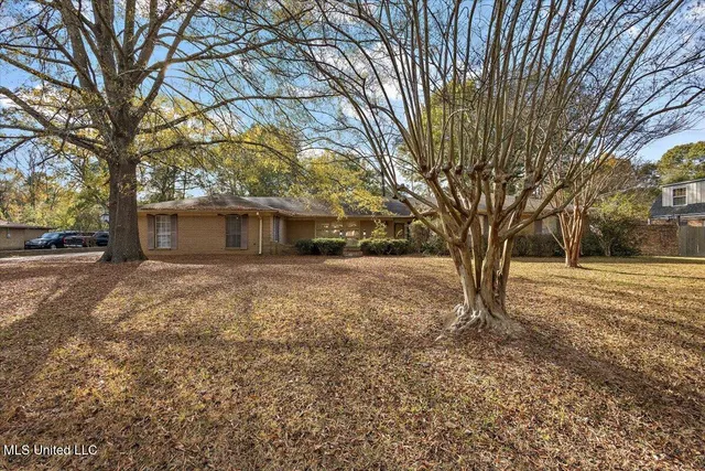 5505 Marblehead Dr, Jackson, MS 39211