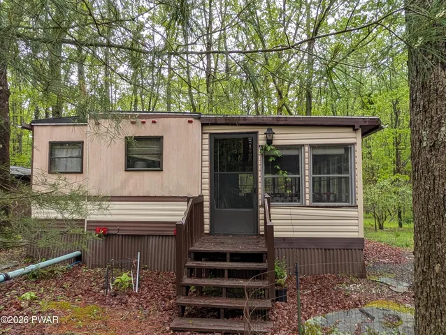604 Shohola Ln, Shohola, PA 18458