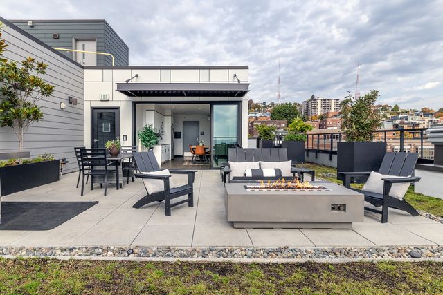 5 W  Roy St #214, Seattle, WA 98119