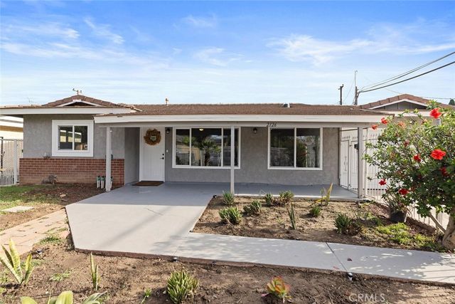 2126 W  Elder Ave, Santa Ana, CA 92704