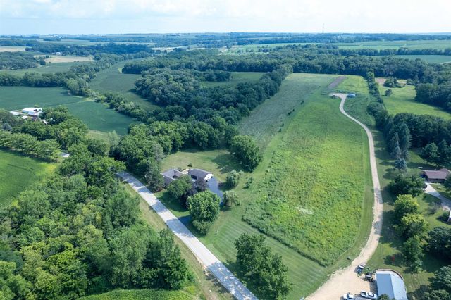 1101 E  Spring Creek Rd, Oregon, IL 61061