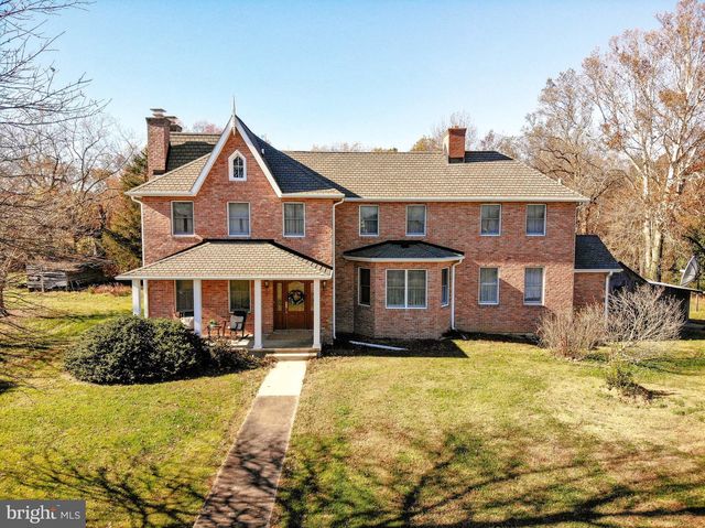 23369 Colton Point Rd, Avenue, MD 20609