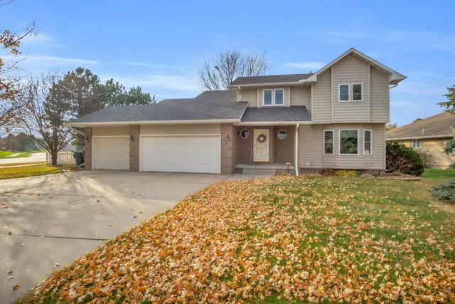 5104 H Avenue Pl, Kearney, NE 68847