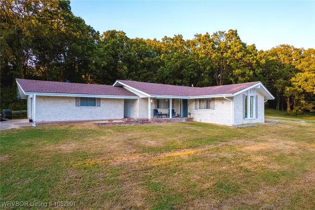 31 Osage Dr, Sallisaw, OK 74955