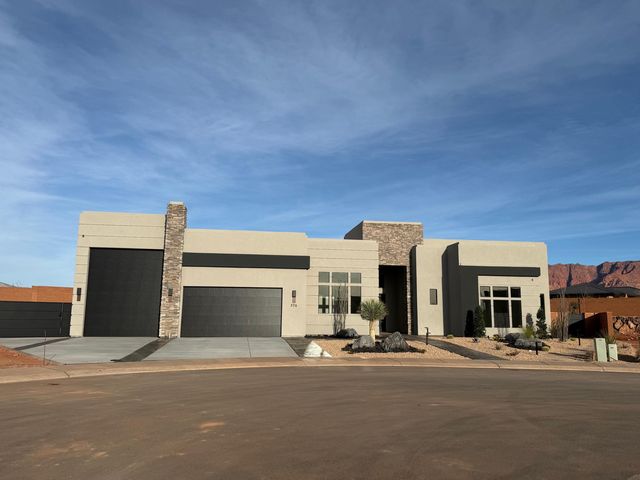 576 W  30 S, Ivins, UT 84738