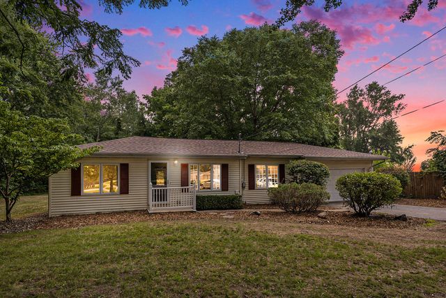 4387 Lincoln Ave, Saint Joseph, MI 49085