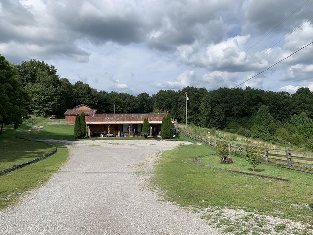 3718 Mine 18 Rd, Strunk, KY 42649