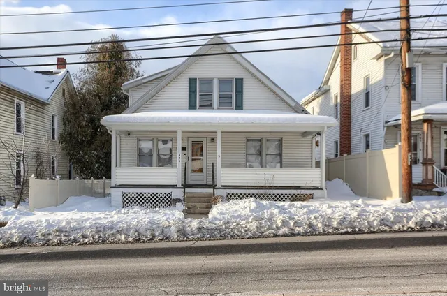 425 E  Walnut St, Lewistown, PA 17044