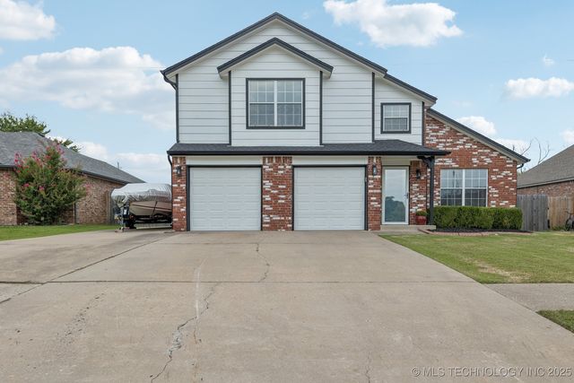 8001 N  128th East Ave, Owasso, OK 74055
