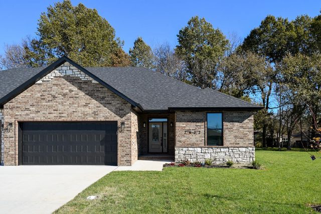2022 South Regal Court, Springfield, MO 65807