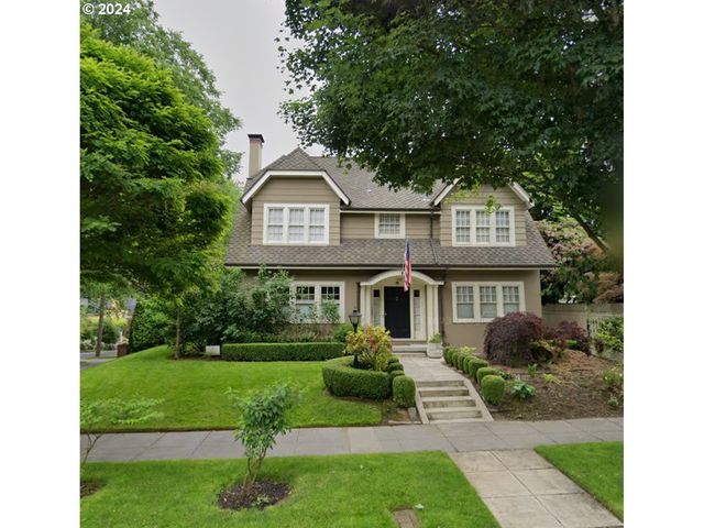 3568 NE Couch St, Portland, OR 97232