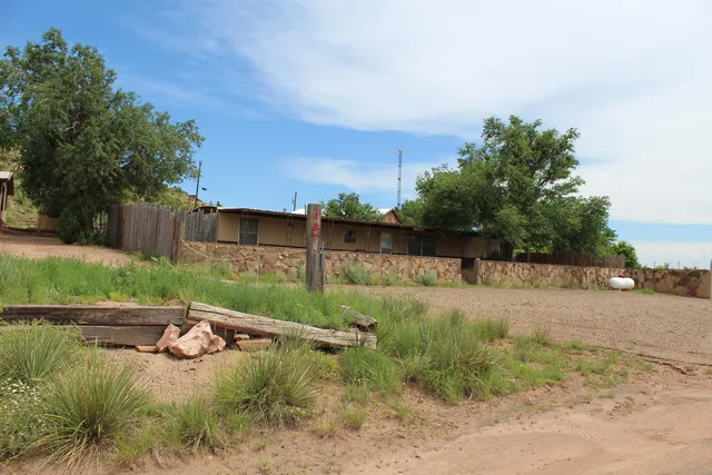 407 Bullhead Dr, Conchas Dam, NM 88416