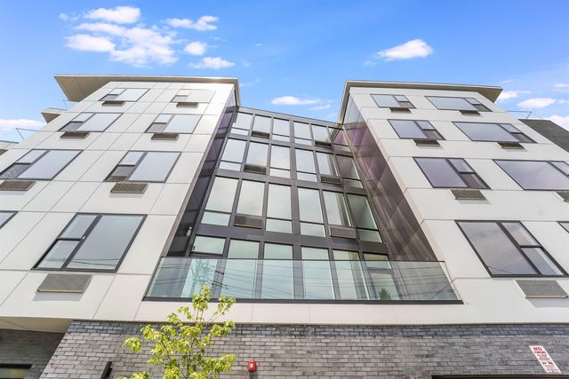 400 69th St #402, West New York, NJ 07093