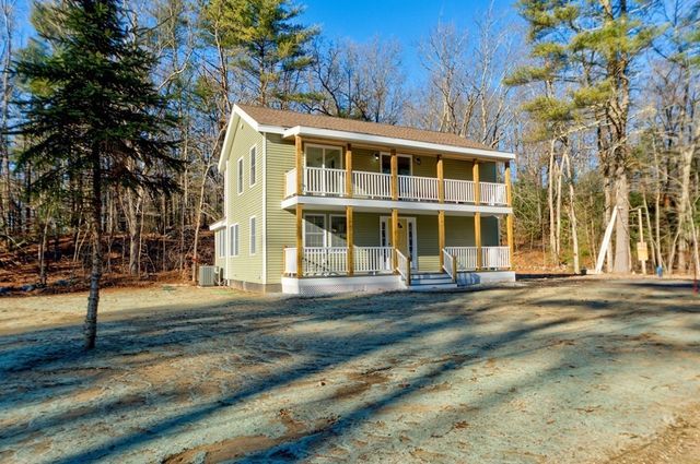 13 Showell Pond Rd, Hampstead, NH 03841