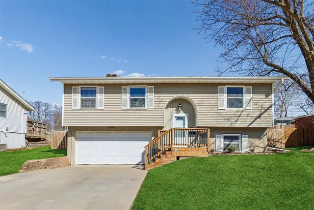 705 E  Competine St, Knoxville, IA 50138
