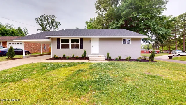 921 Flicker Dr, Dyersburg, TN 38024