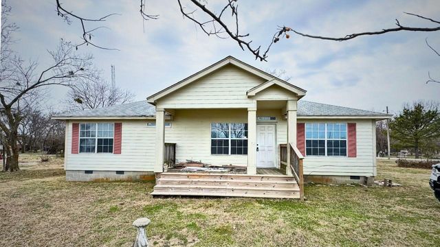 300 S  Wagoner Ave, Wagoner, OK 74467