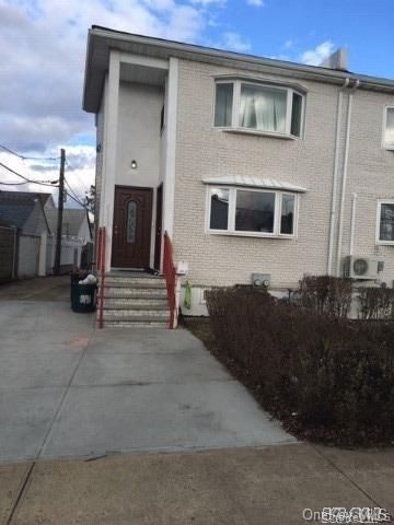 23913 86th Avenue, Jamaica, NY 11426