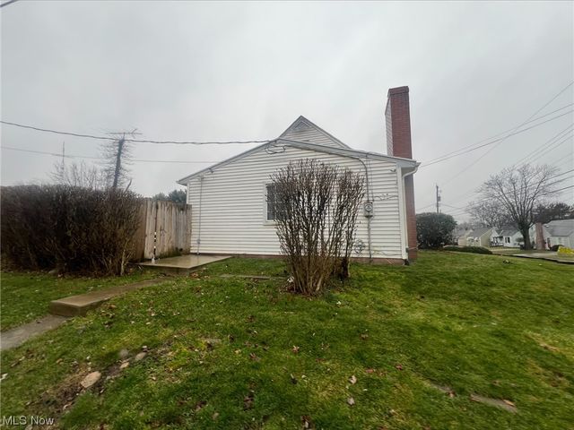1602 25th St NW, Canton, OH 44709