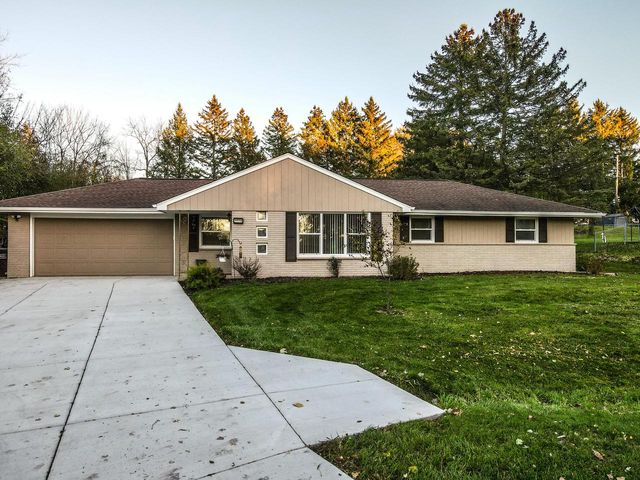 1522 South Laurie LANE, New Berlin, WI 53146