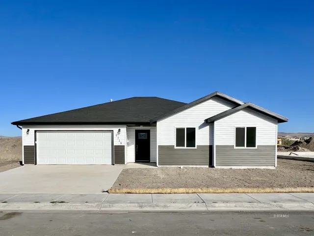 1719 Opal Dr, Elko, NV 89801