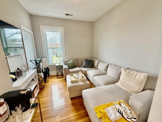 545 E  8th St #2, Boston, MA 02127