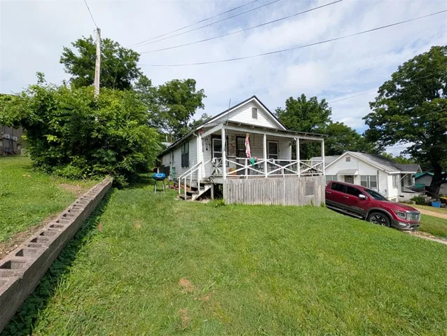 1112 N  Spring St, Harrison, AR 72601