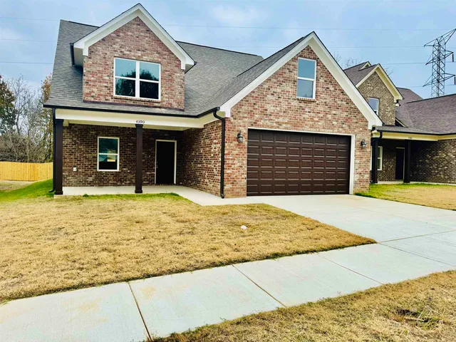 4390 Oaks Royal Dr, Memphis, TN 38128