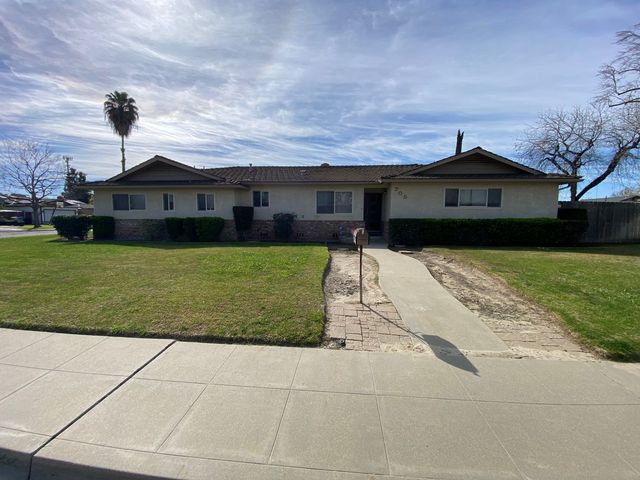 705 W  Bush St, Lemoore, CA 93245