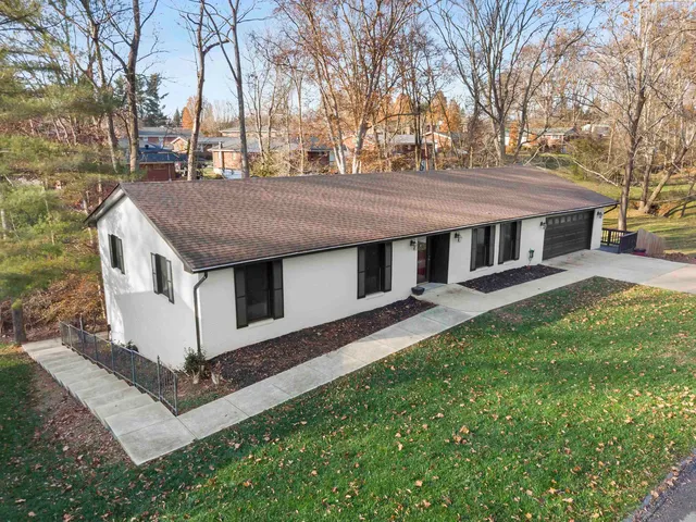3447 Thompson Dr, Ashland, KY 41102