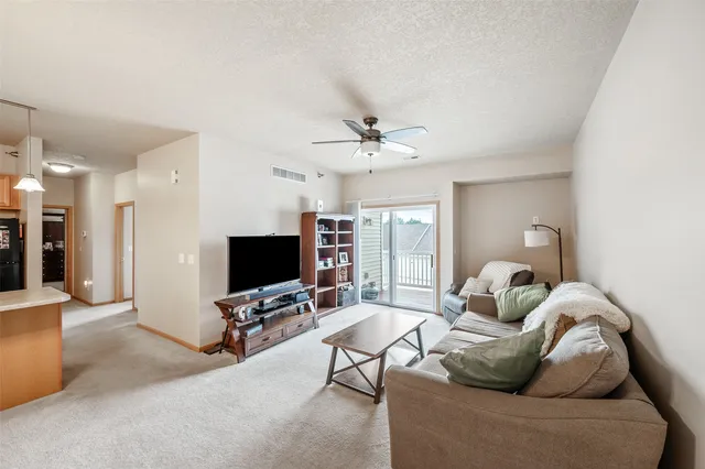 1815 SW White Birch Cir #11, Ankeny, IA 50023