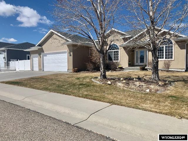 1104 Whitewater Dr, Rock Springs, WY 82901