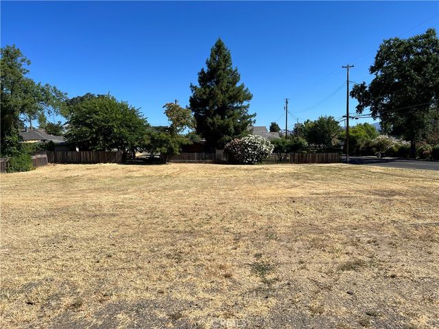 310 Clear Lake Ave, Lakeport, CA 95453