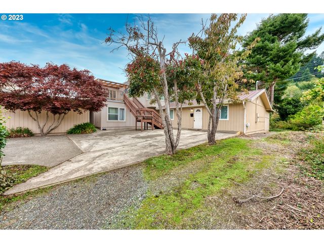 29413 Russell St, Gold Beach, OR 97444