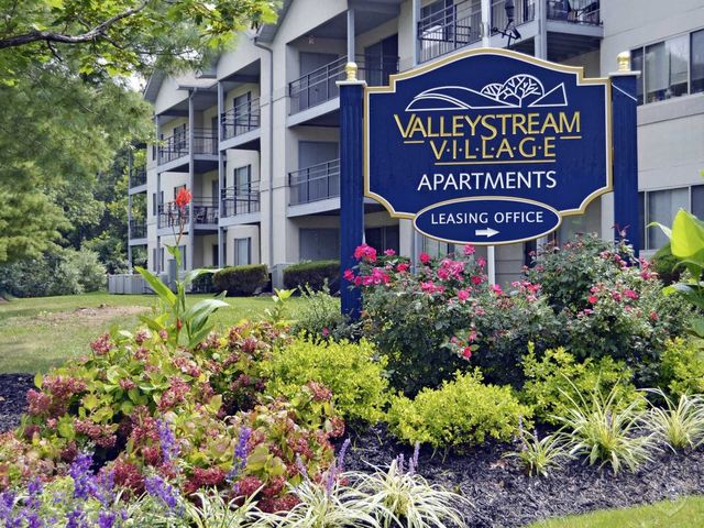 500 Valley Stream Dr #1502, Newark, DE 19702