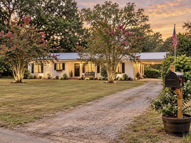 115 Community Club Rd, Bainbridge, GA 39819