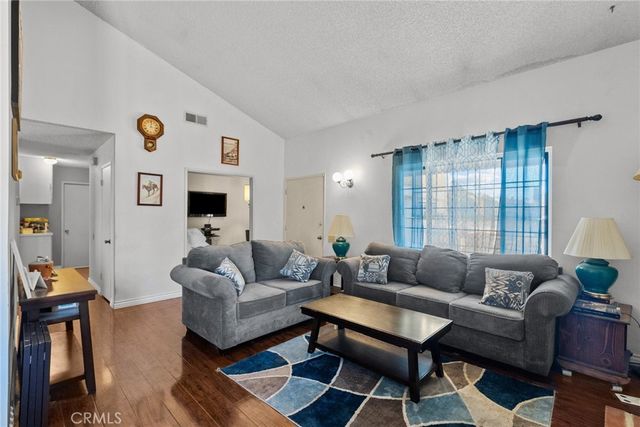663 Eston Pl #663, Lancaster, CA 93535